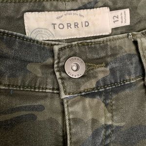 Camo print skinny jeans